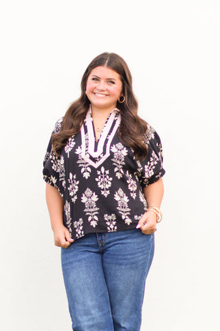 short sleeve floral top with pinstripe collar