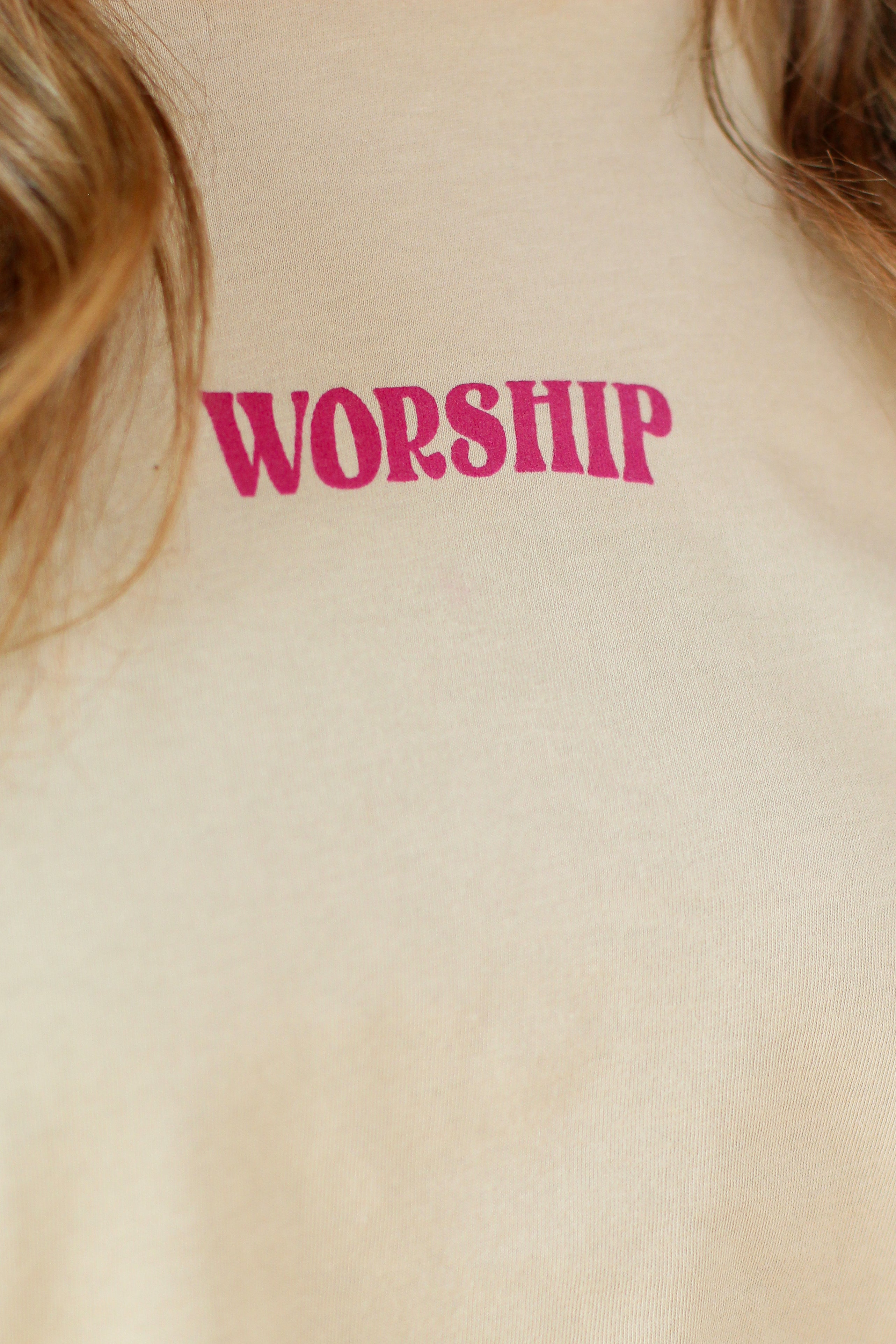 Worry into Worship Tee