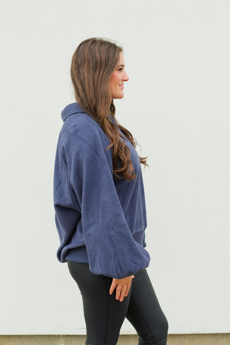 Stay Warm Pullover-Midnight
