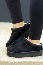 Solid-7 Slip On Boot