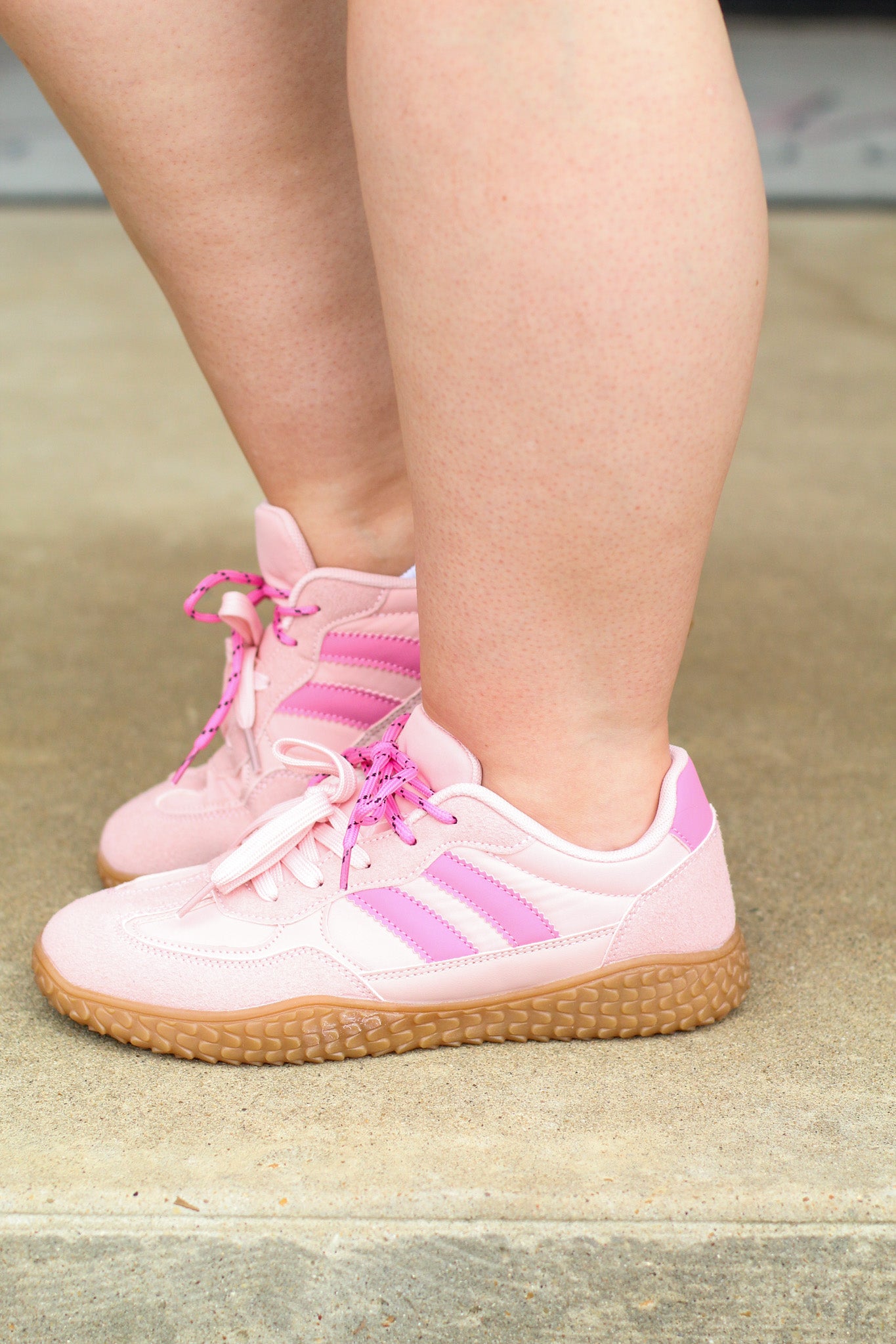 Gillian Sneakers