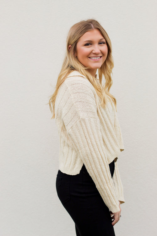 Cropped Collar Sweater-Cream